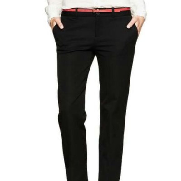 Black straight leg GAP pants. Size 6