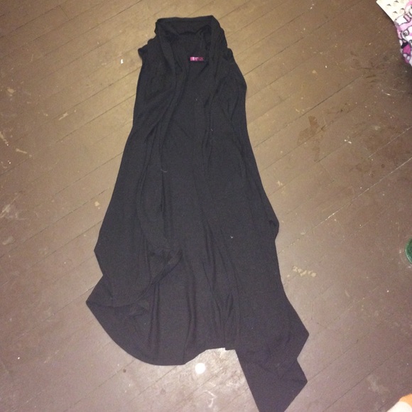 Sleeveless Long Black Shrub