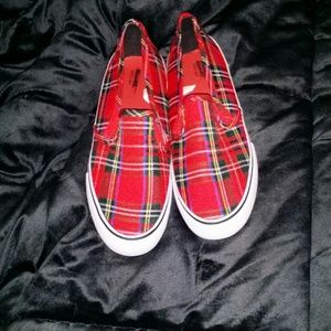mossimo Supply co slip on Size 9