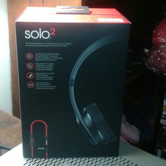 black & red Solo Beats 2 *brand new* never used