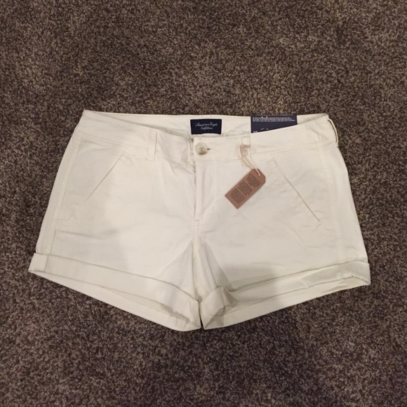 White/cream American eagle midi shorts!