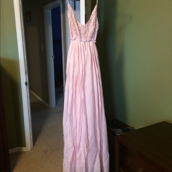Fluff maxi dress w/ open back