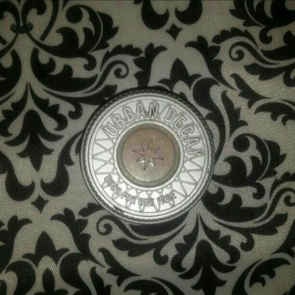 Urban decay shadow