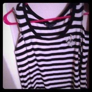 Rocawear sz Med/Lg Cutout long sleeved top