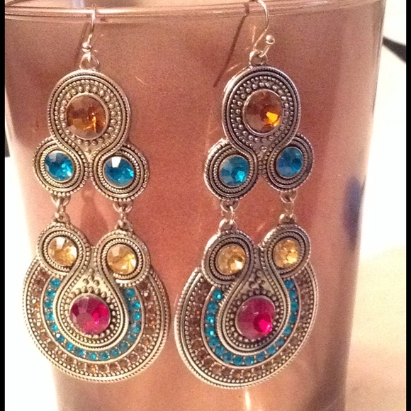 Earrings - Picture 1 of 1