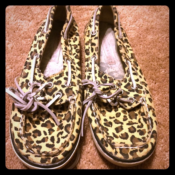 Leopard boat shoes