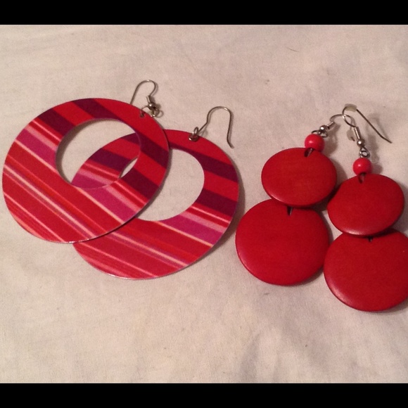 Earrings - Picture 1 of 2