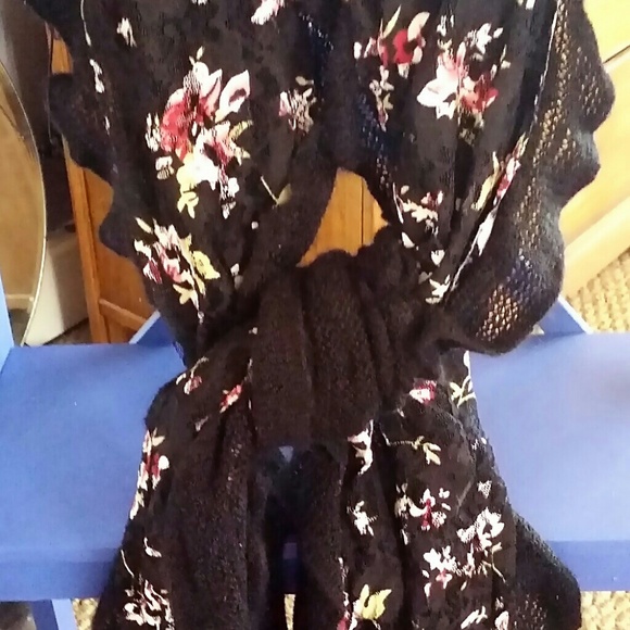 Infinityscarf,blacknwhitefloralscarfBundle - Picture 3 of 3