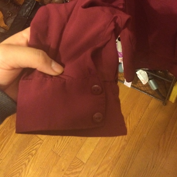 H&M burgundy top - Picture 2 of 4