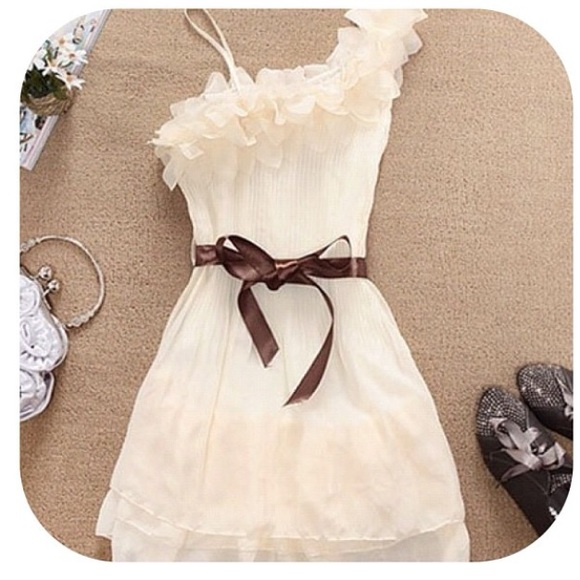 Short Cream Pleated Dress