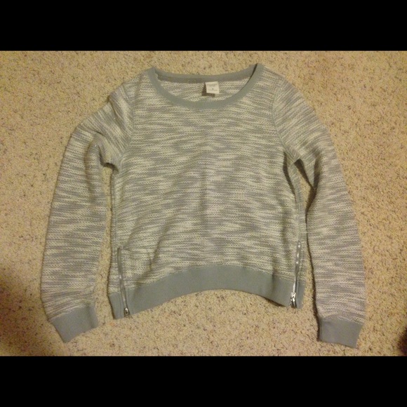 Grey sweater
