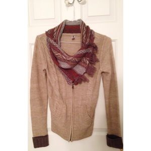 Stylish Sweater with Scarf-like Collar