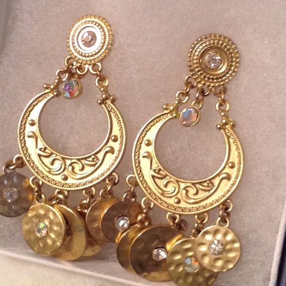 Earrings - Picture 1 of 2