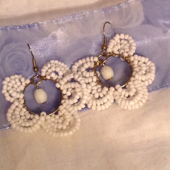 Earrings - Picture 1 of 2