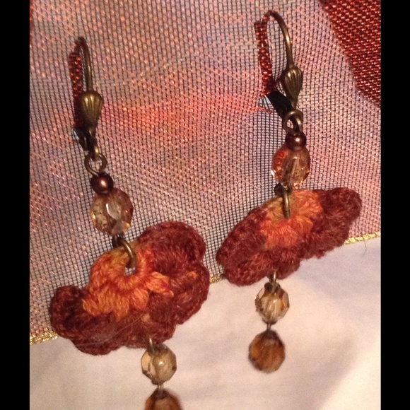 Earrings - Picture 1 of 2