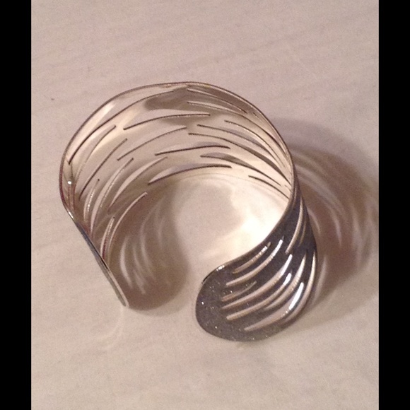 Glitter cuff bracelet - Picture 2 of 4