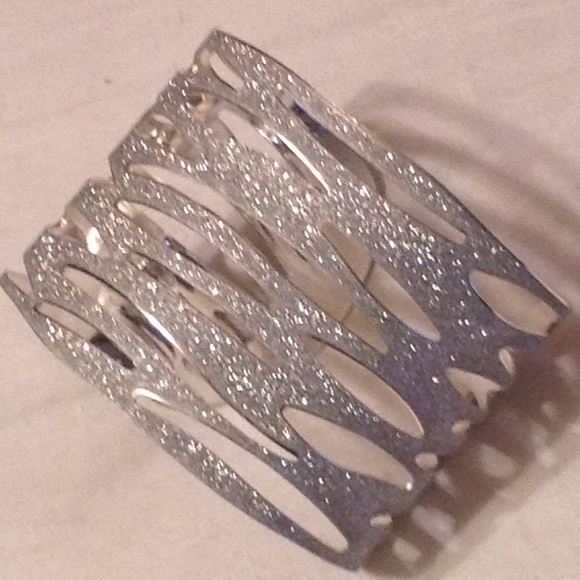 Glitter cuff bracelet - Picture 4 of 4