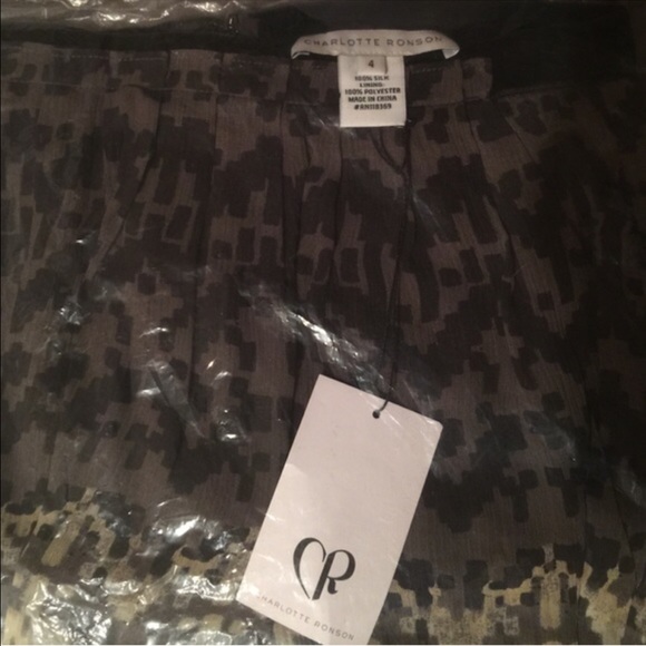 Gorgeous Charlotte Ronson 100% silk print skirt!! - Picture 2 of 4