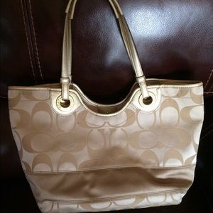 ❌Sold❌ Coach tote
