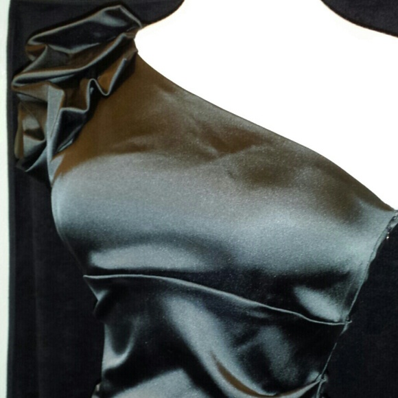 Cache' one shoulder shift Black Cocktail dress - Picture 3 of 3