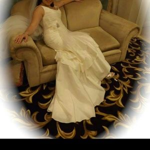 Ivory wedding dress