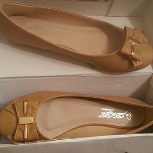 Desk fashion flats