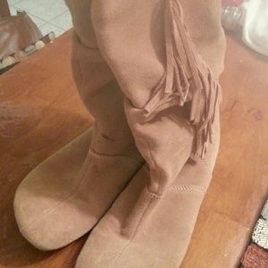Fringe boots