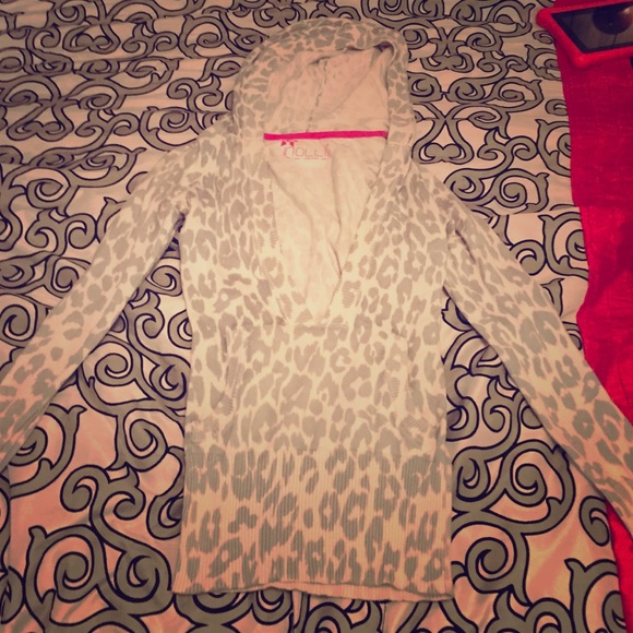 Leopard Print SweatShirt.