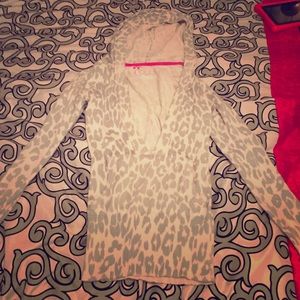 Leopard Print SweatShirt.