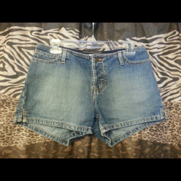 Abercrombie denim shorts size 2