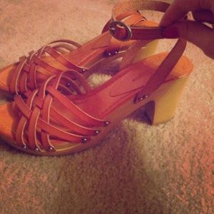 leather sandal heels