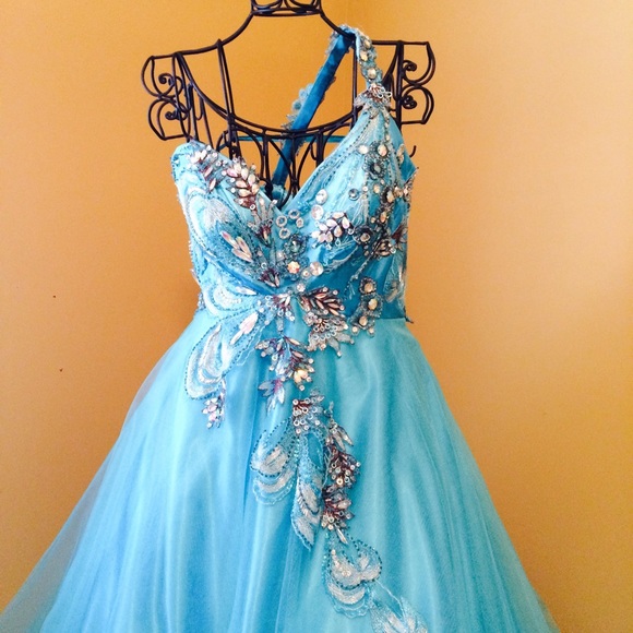 PROM DRESS