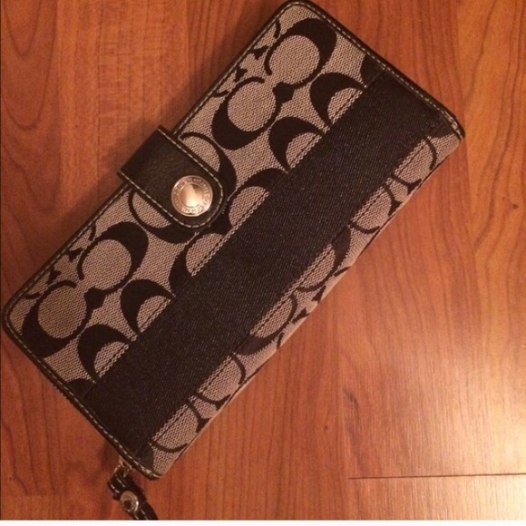 Authentic Coach Wallet