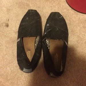 Black sparkly toms