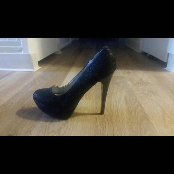 Black Sparkle Pumps (NWOT)