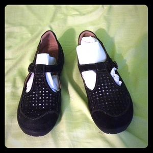 Earth origins sandals