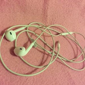 iPhone ear buds without case