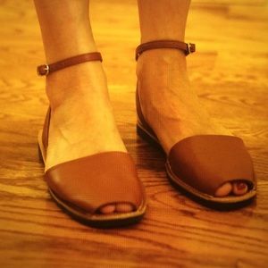 Cognac sandals