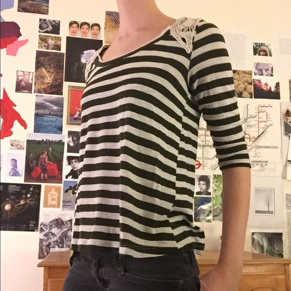 Soft cotton olive striped 3/4 sleeved tee