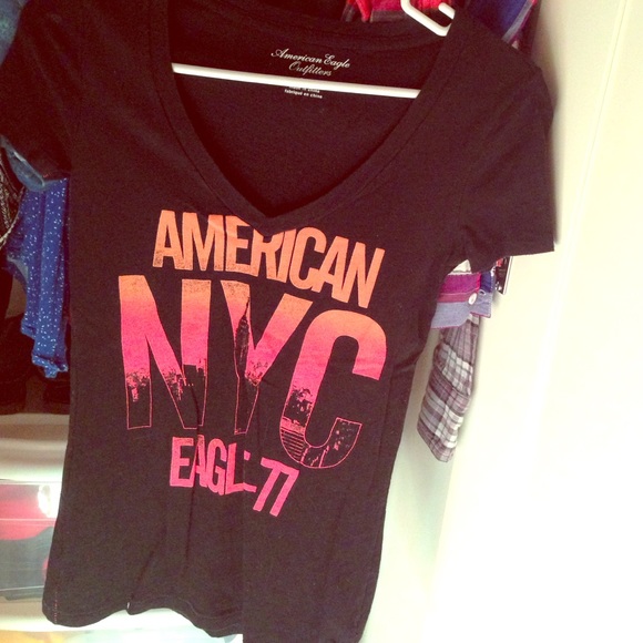 NWOT American eagle v neck shirt