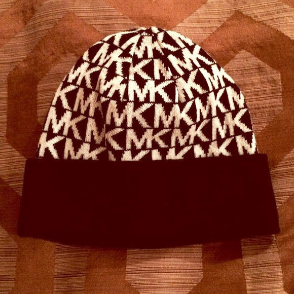 NWOT Logo Michael Kors wool hat