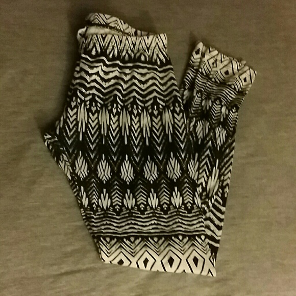 aztec leggings/yoga pants