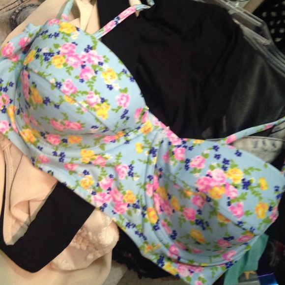 S O L D Target Floral swimsuit top - Picture 1 of 3