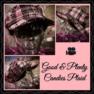 NEW LISTING❤️WOVEN PLAID CAP