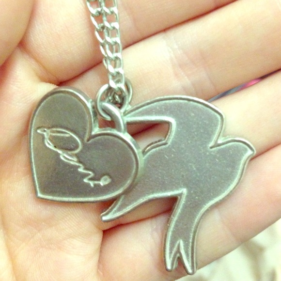 Demi Lovato necklace