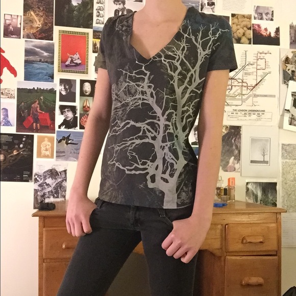 V neck with winter tree pattern