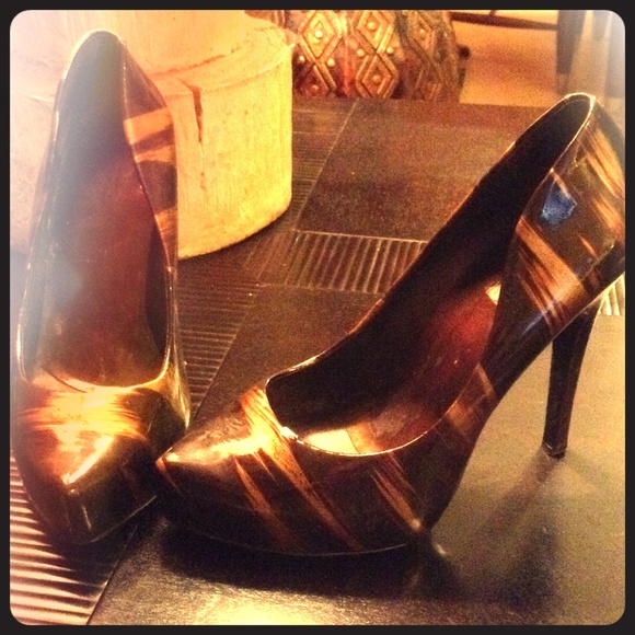 Jessica Simpson pumps.