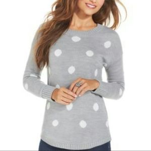 Polkadot sweater with buttons