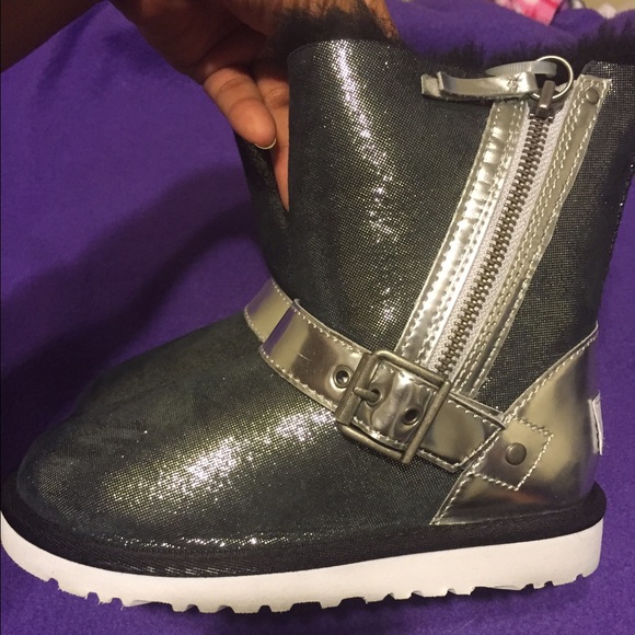 Ugg Toddler Blaise Boot Metallic Silver and Black - Picture 2 of 4