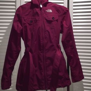 marroon northface trech coat / rain coat